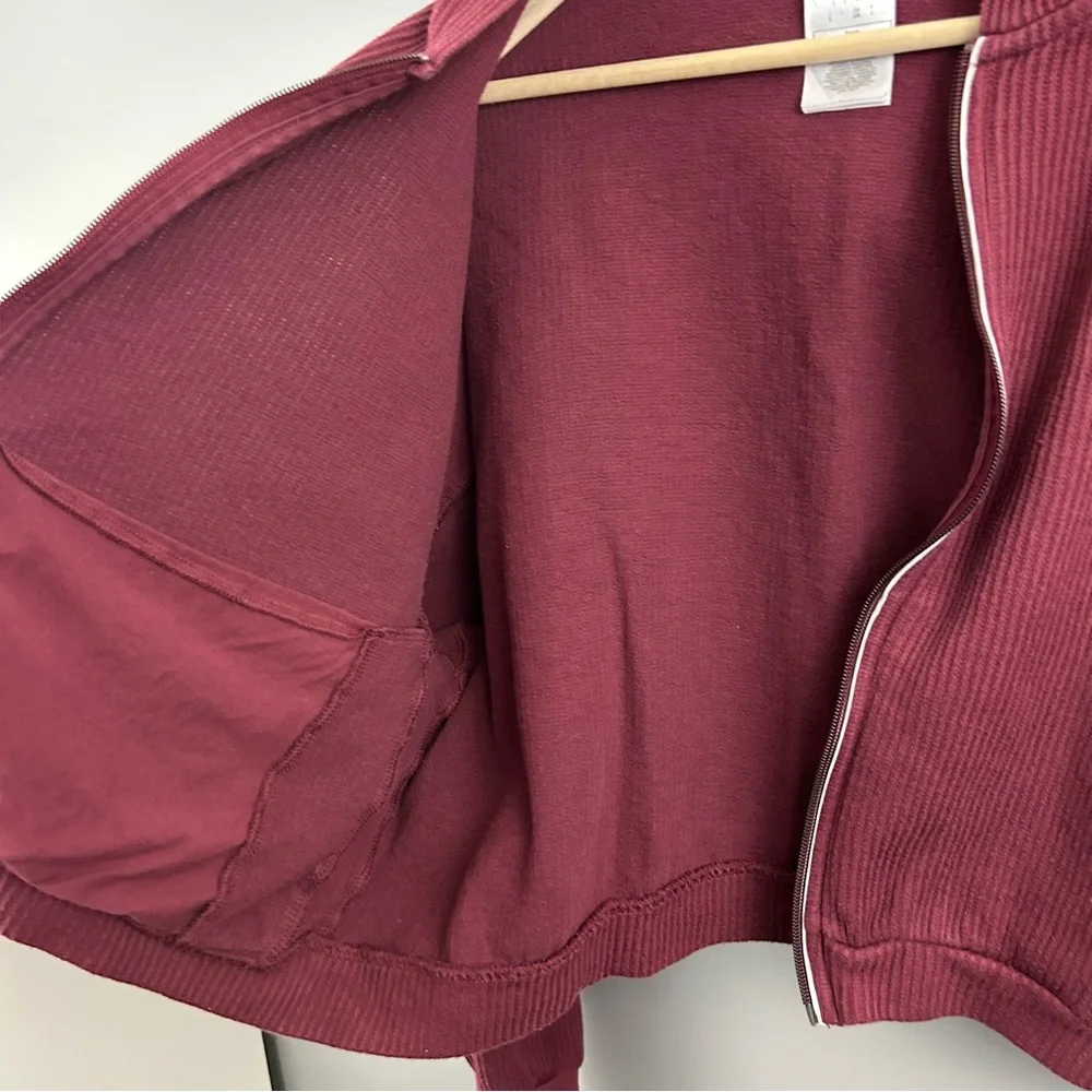 Reebok Burgundy Ribbed Cropped Hoodie Size Large - Picture 7 of 13